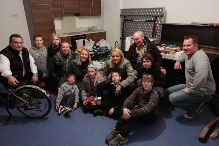 1559512_791503397541779_1570671165_o